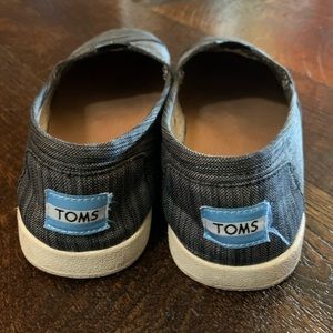TOMS Avalon Slip-On Women Sz 7.5 Black Canvas